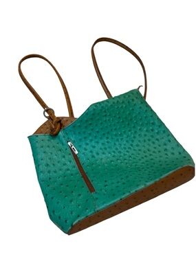 Made in Italy genuine leather Green Ostrich convertible: shoulder to backpack